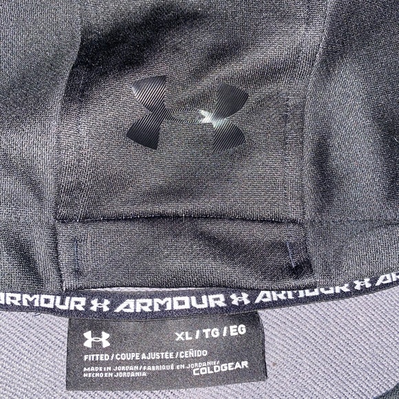 Under Armour zip up sweater. Black. Size XL - Picture 3 of 7